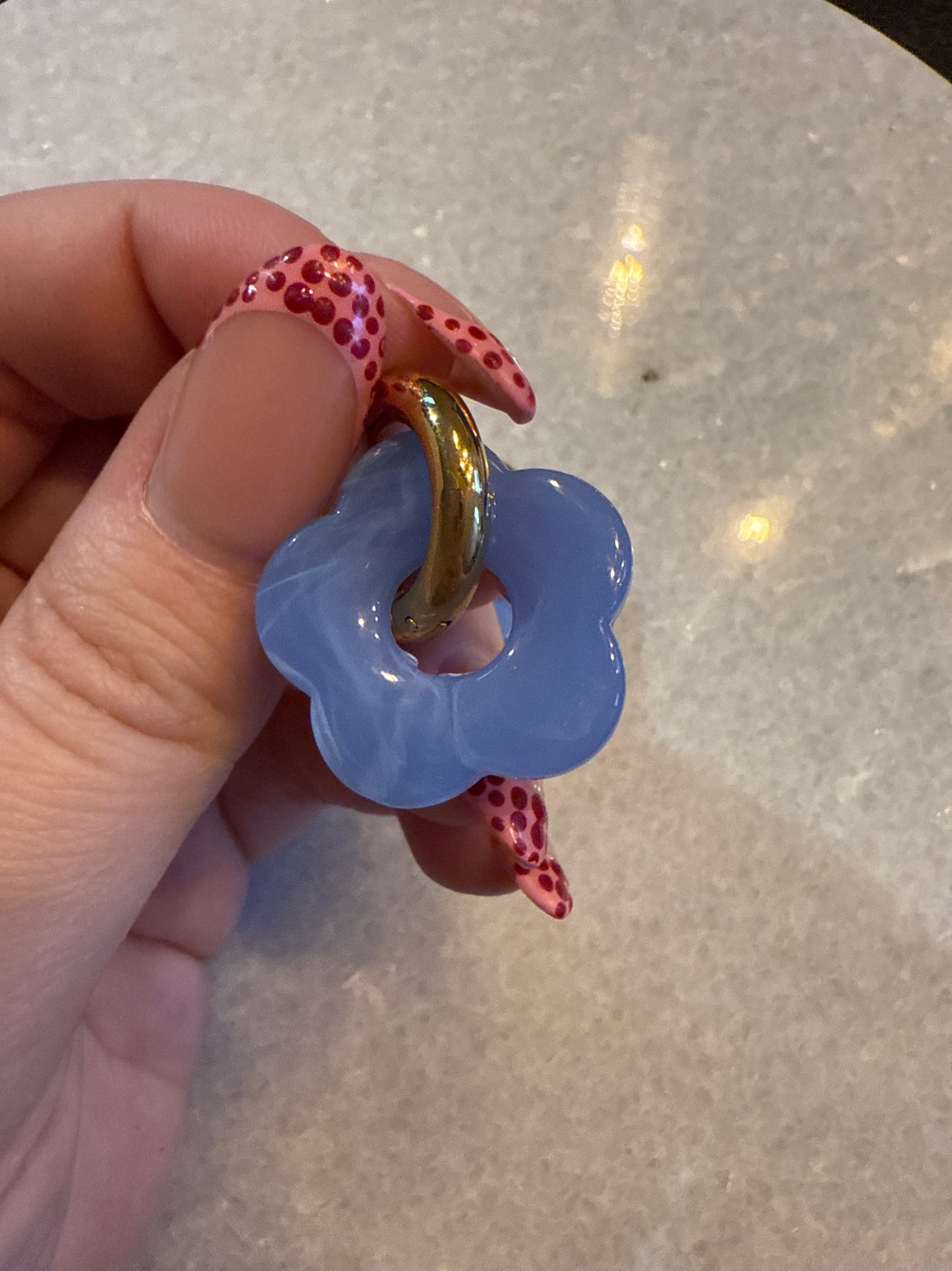 Oorbel bloem blauw goud