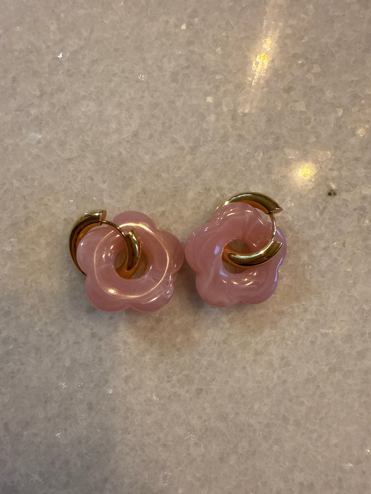 Oorbel bloem roze goud