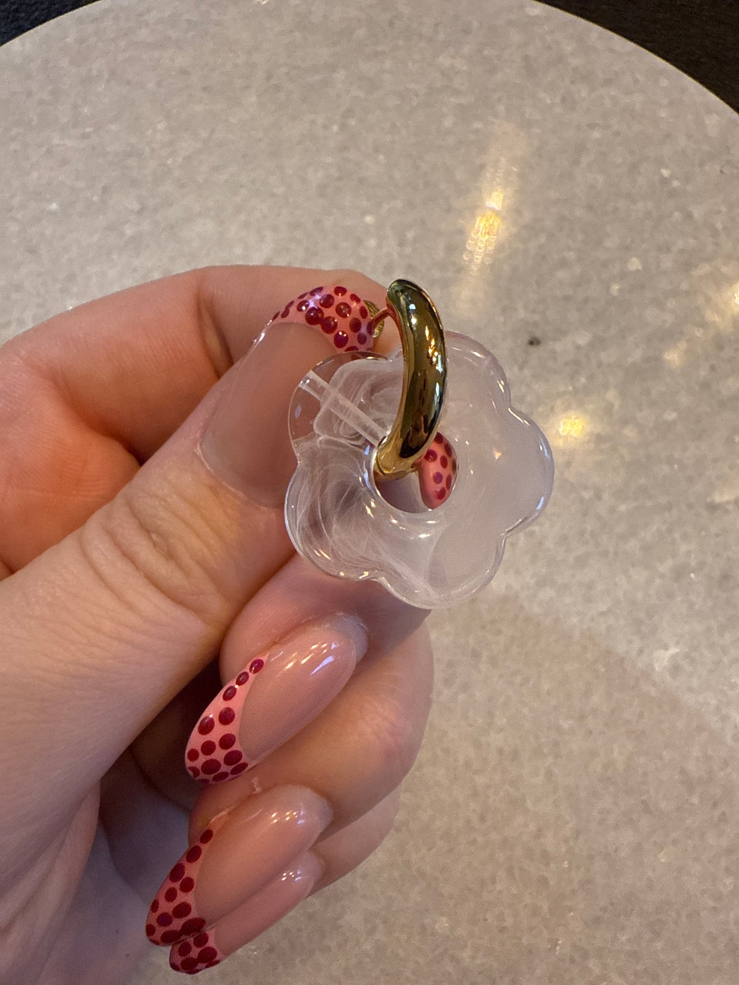 Oorbel bloem wit goud